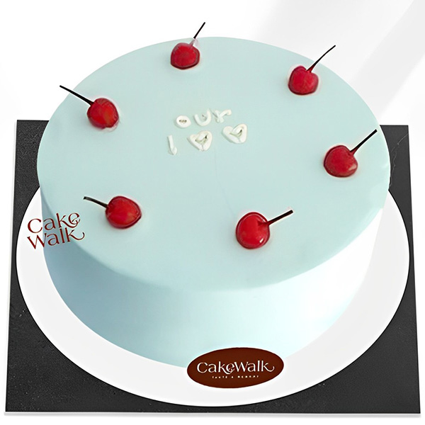 Pastel Cake with cherry 