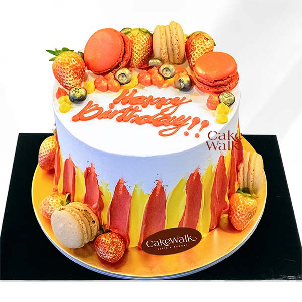 GOLDEN STRAWBERRY CAKE